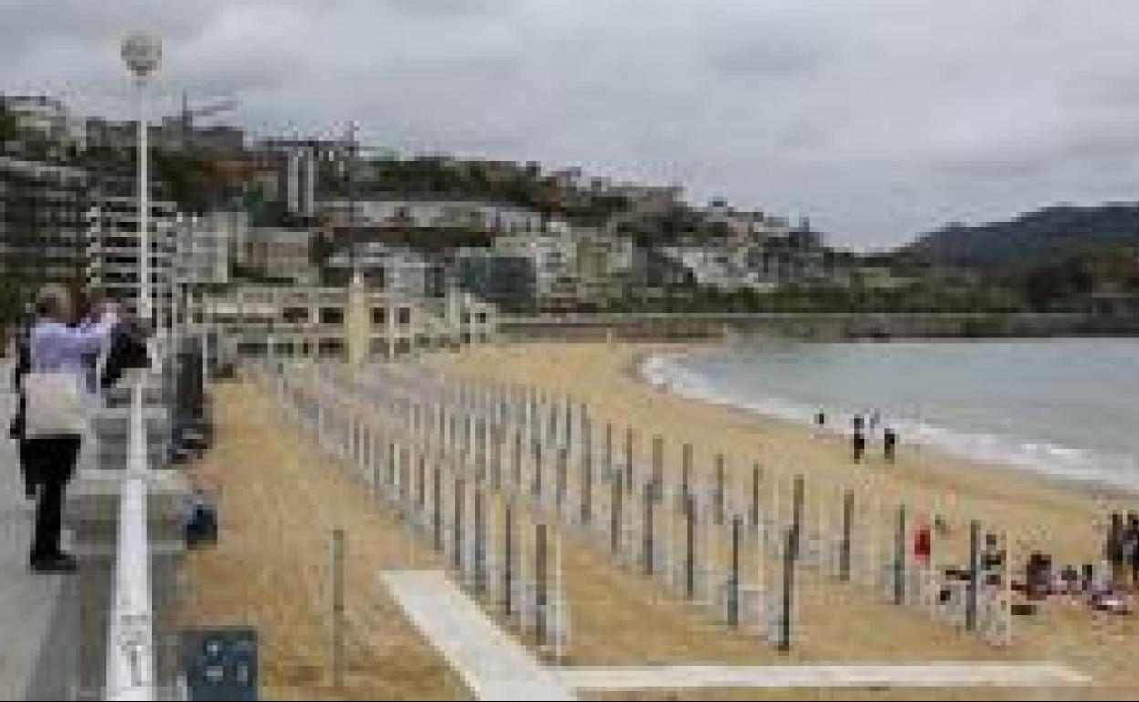 San Sebastián: 1.621 inscritos para optar a alguno de los toldos de playa que se sortearán en marzo