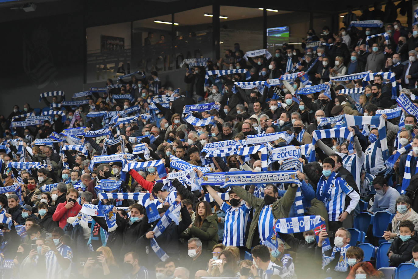 Fotos: ¿Has estado en el Reale Arena? Búscate en la grada