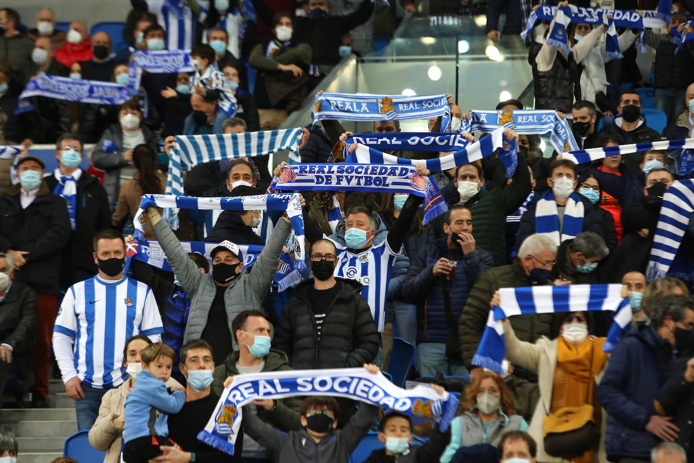 Fotos: ¿Has estado en el Reale Arena? Búscate en la grada