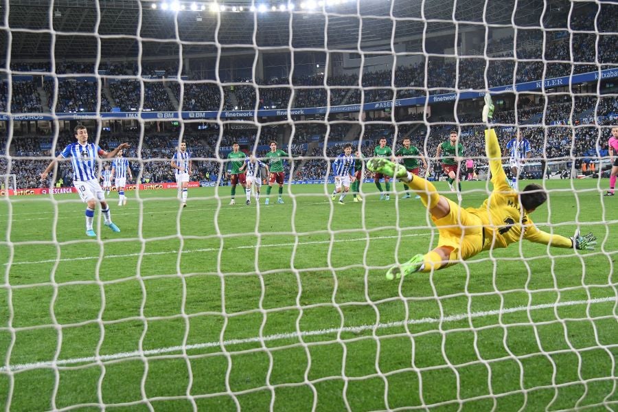 Fotos: El Real Sociedad-Granada en imágenes