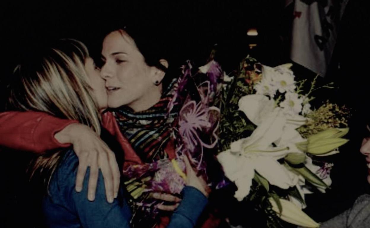 Kartzelatik irten zen unea, filmeko fotograma bartean.