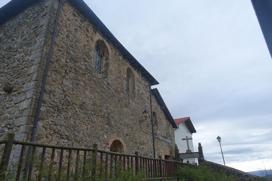 Bajo el manto blanco que ha cubierto esta semana el macizo de Aizkorri se encuentra, Zumarraga y los pueblos que se encuentran en el valle de Urola. 