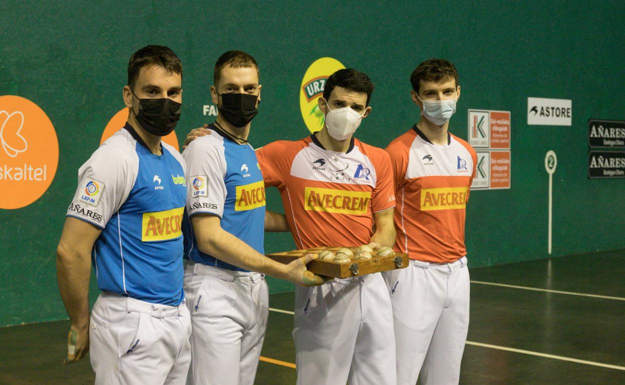Ander Imaz, Unai Laso, Jokin Altuna y Julen Martija, ayer en el Astelena de Eibar. 