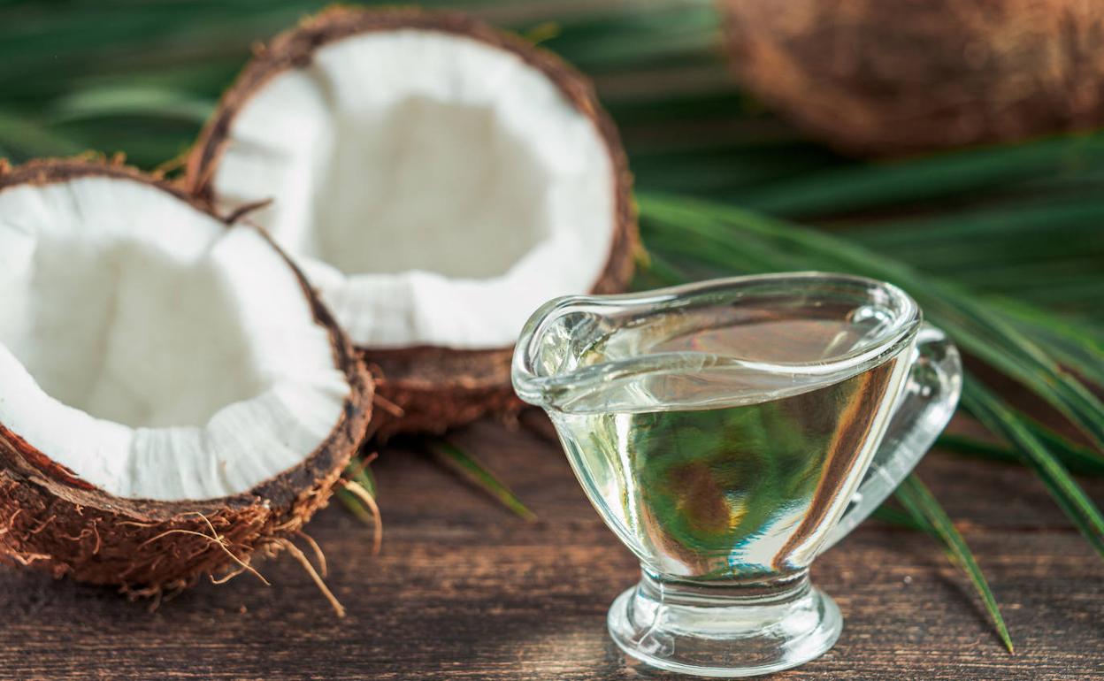 Las bebidas procedentes del coco ayudan a evitar el azúcar en muchas combinaciones culinarias. 