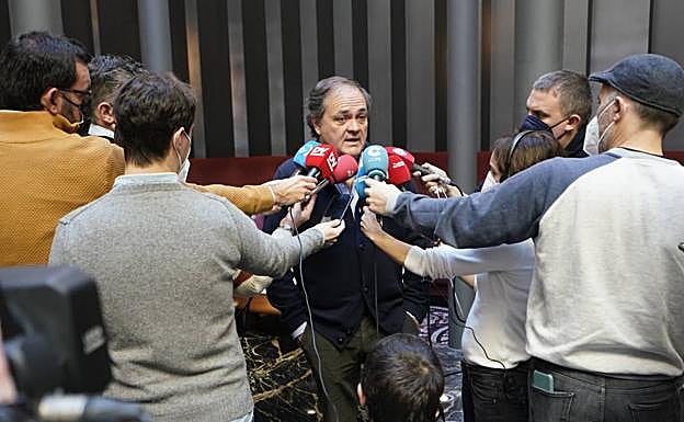 Jokin Aperribay ante los medios en la previa al partido ante el RB Leipzig