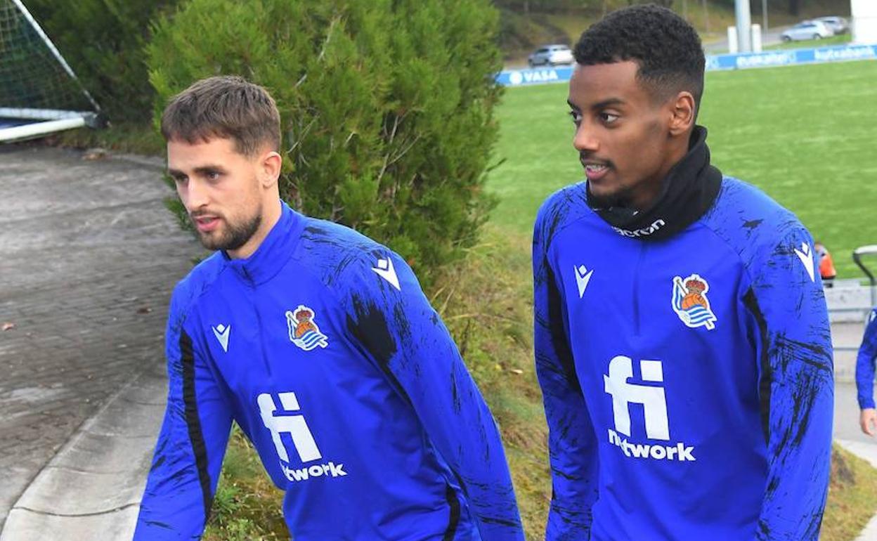 Adnan Januzaj y Alexander Isak, en una imagen de archivo.