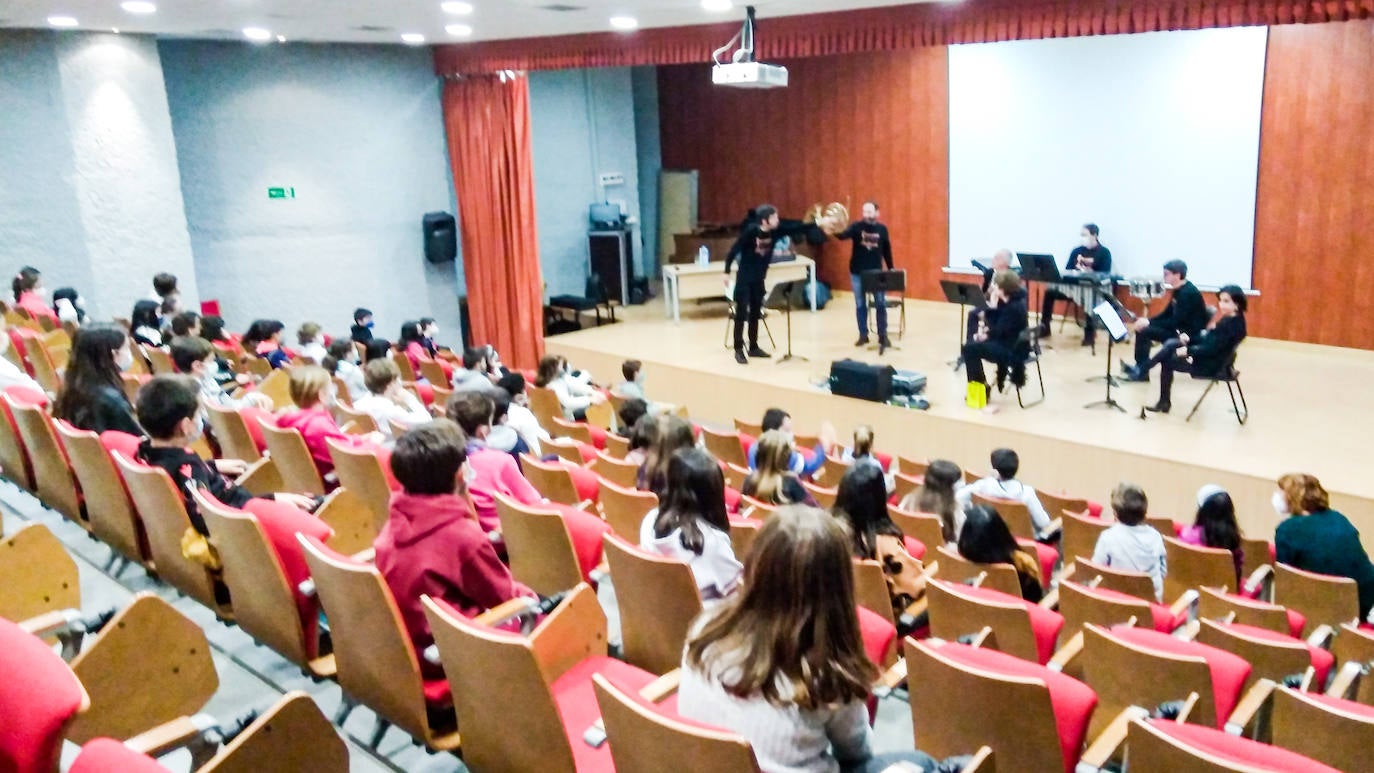 Los niños de 3º de Primaria, en el Auditorio.