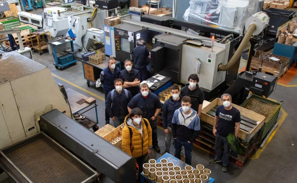 Visita de los alumnos de La Salle y representantes de Grupo Wisco.