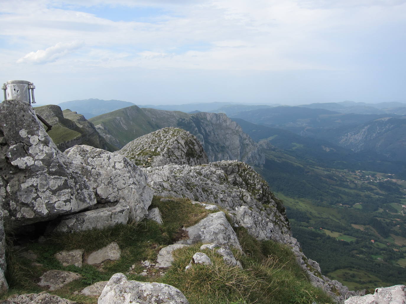 Fotos: Hirumugarrieta, dura subida con premio