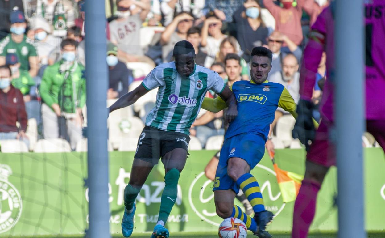 La pelea primó sobre todo hasta el segundo gol del Racing. 