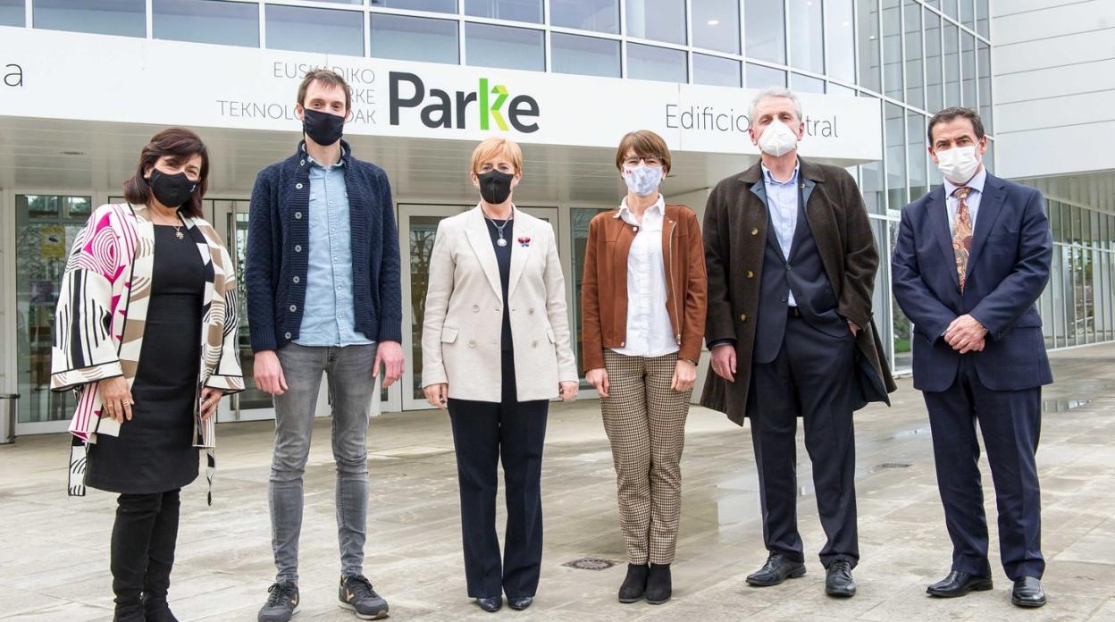 Representantes institucionales y de la empresa, tras la reunión mantenida esta misma semana. 