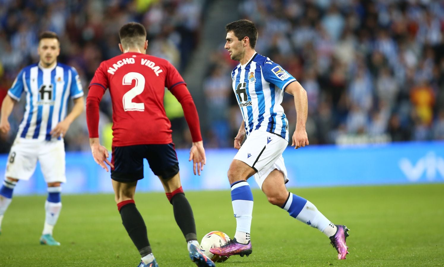 Una Real Sociedad con Pacheco, Djouahra, Martín y Sola se lleva una gran victoria gracias al gol de Aritz en un córner. 