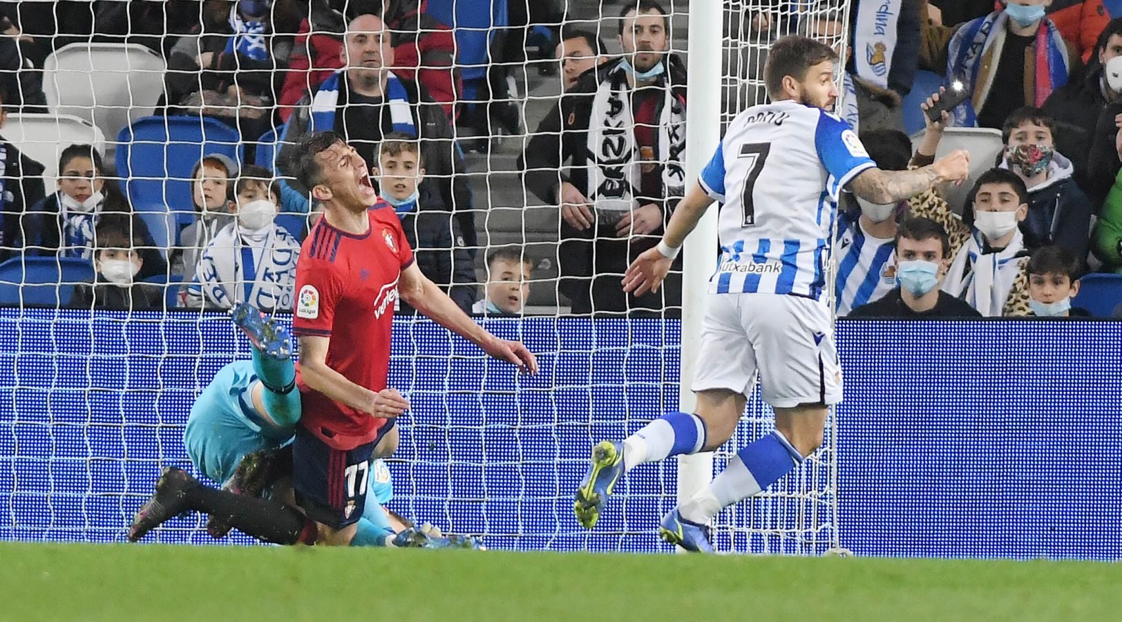 Una Real Sociedad con Pacheco, Djouahra, Martín y Sola se lleva una gran victoria gracias al gol de Aritz en un córner. 