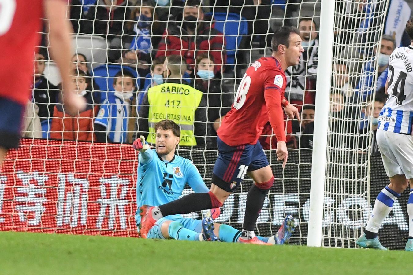 Una Real Sociedad con Pacheco, Djouahra, Martín y Sola se lleva una gran victoria gracias al gol de Aritz en un córner. 