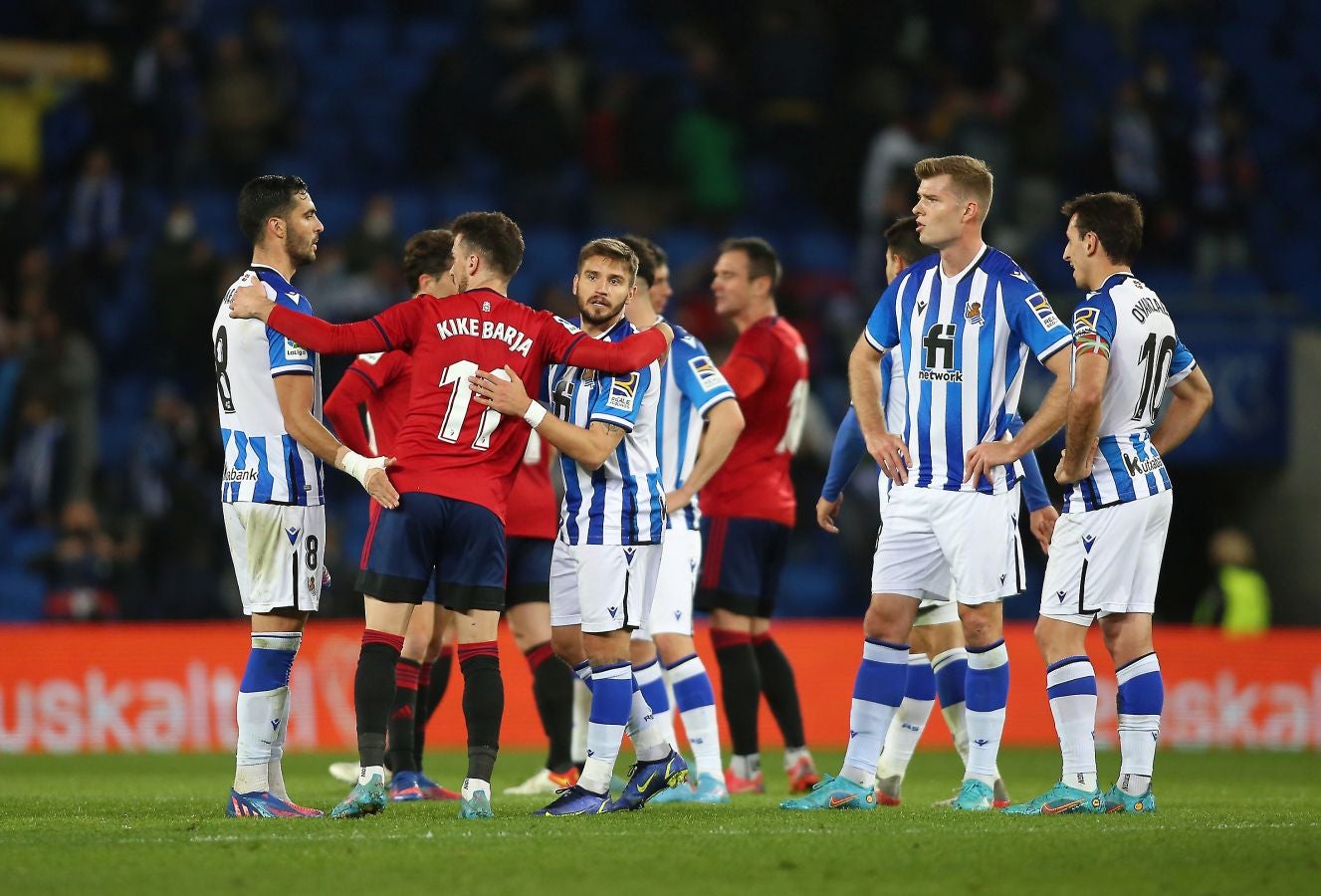 Una Real Sociedad con Pacheco, Djouahra, Martín y Sola se lleva una gran victoria gracias al gol de Aritz en un córner. 