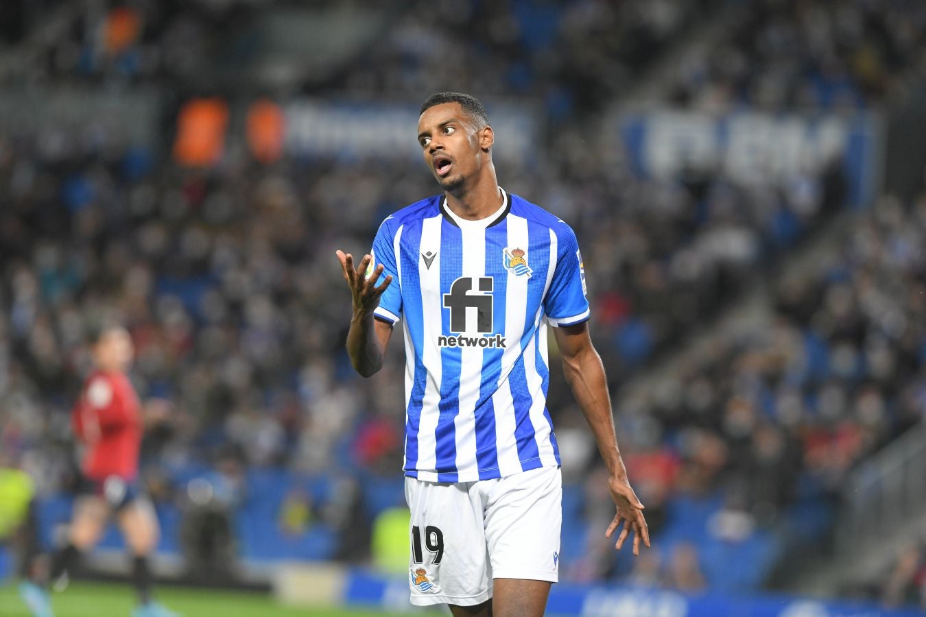 Una Real Sociedad con Pacheco, Djouahra, Martín y Sola se lleva una gran victoria gracias al gol de Aritz en un córner. 