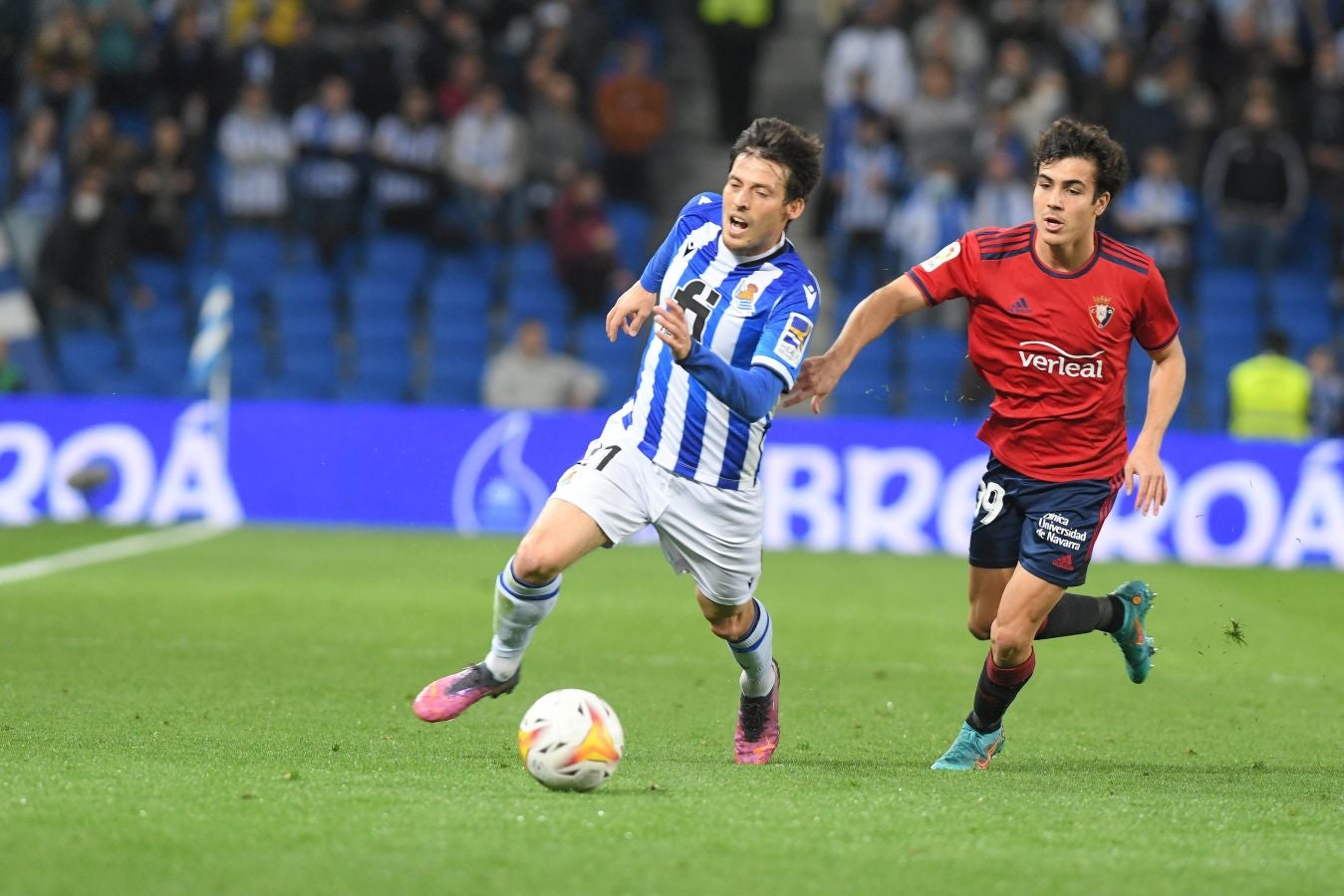 Una Real Sociedad con Pacheco, Djouahra, Martín y Sola se lleva una gran victoria gracias al gol de Aritz en un córner. 