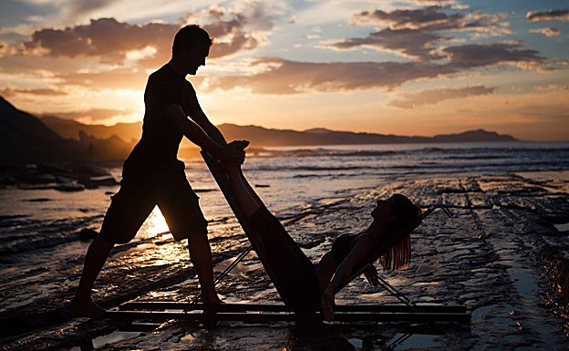 El trabajo de liberación fascial y muscular se adecúa a cada cuerpo y necesidad por lo que está dirigido a personas de todas las edades.