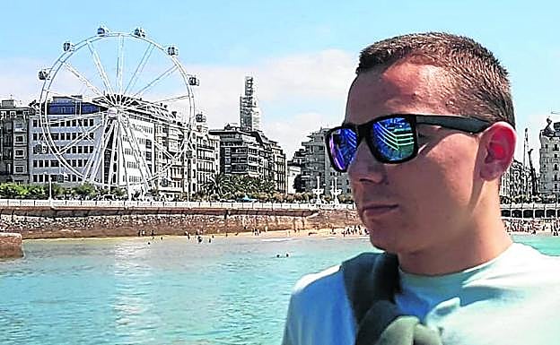 El joven ucraniano Bora, en una de sus últimas visitas a Donostia.