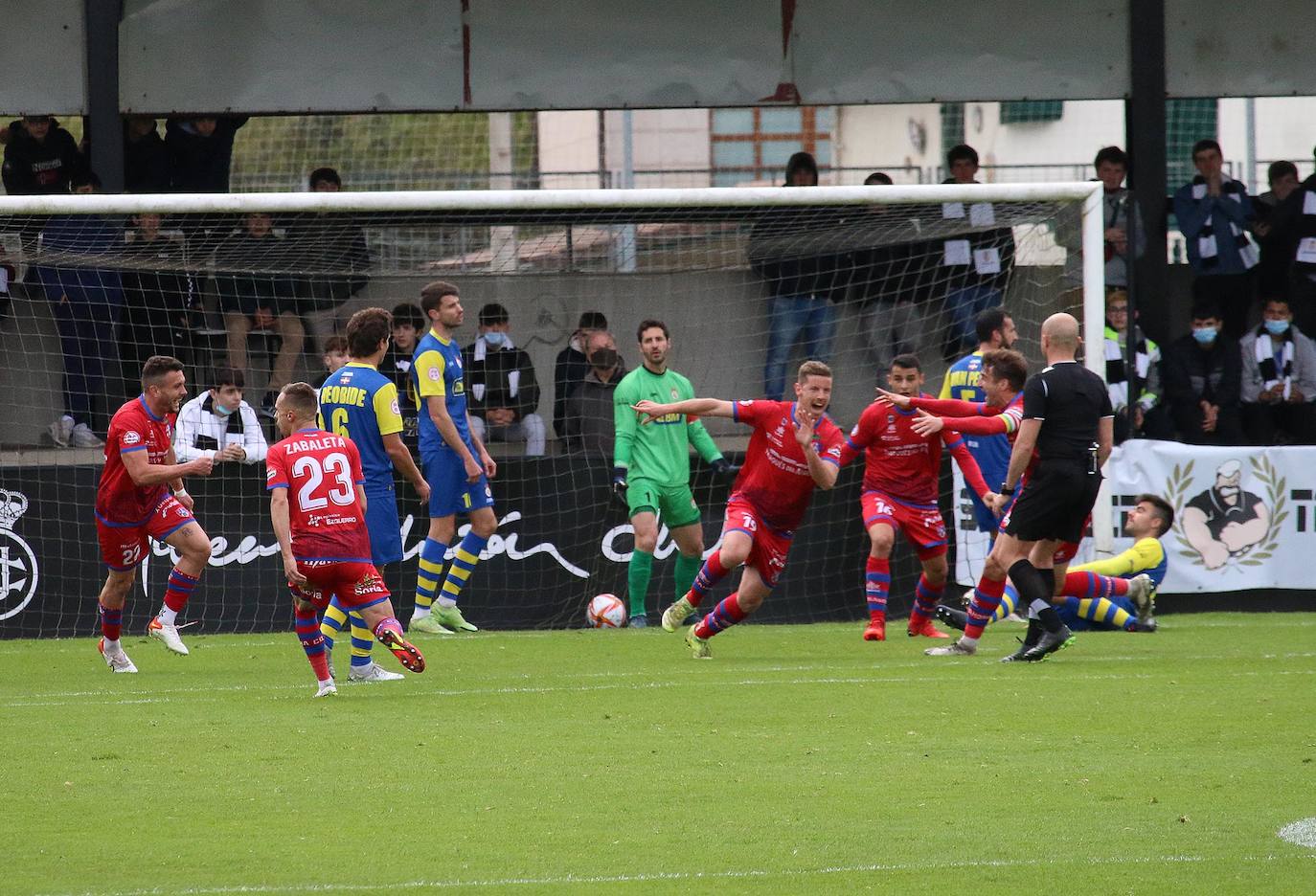 Fotos: El Real Unión se deja sorprender en Gal por el Calahorra