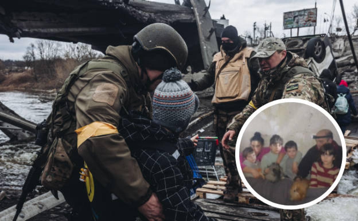 Ciudadanos de Irpin intentan salir de la ciudad. A la derecha, la familia de Iñaki Rodríguez.