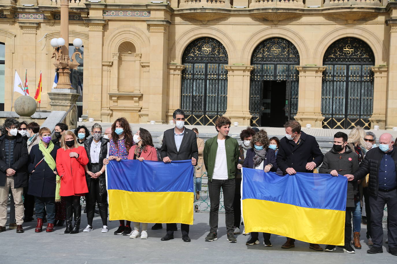 Fotos: Concentración por Ucrania convocada por el Ayuntamiento