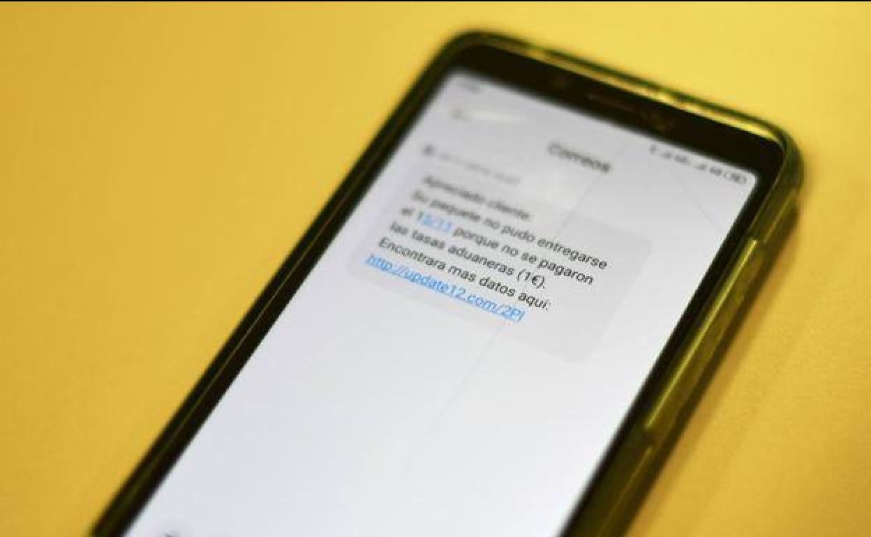 Las entidades bancarias alertan ante la posibilidad de recibir mensajes trampa con la intención de hacerse con sus credenciales
