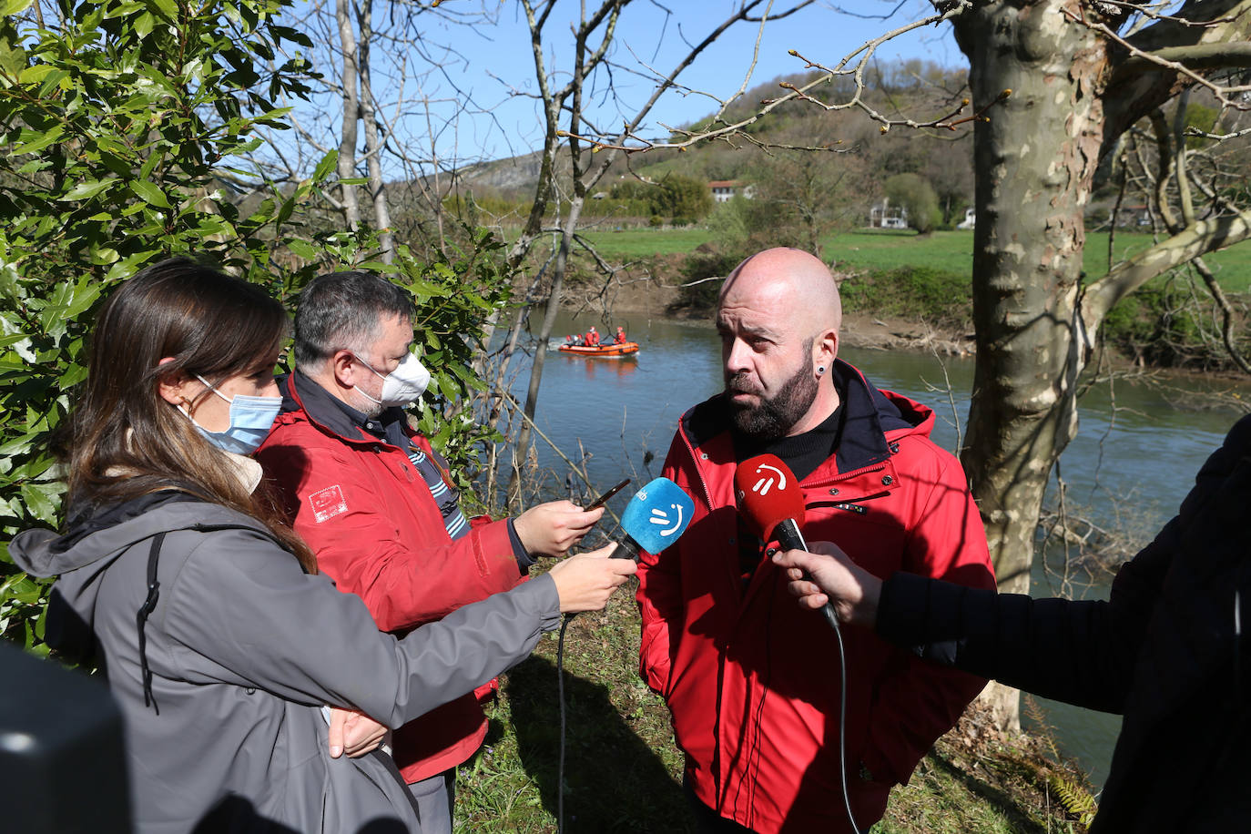 Fotos: Búsqueda de un migrante desaparecido en aguas del Bidasoa