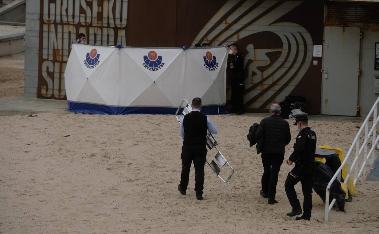 San Sebastián: Fallece un turista estadounidense cuando hacía paddle surf en la Zurriola