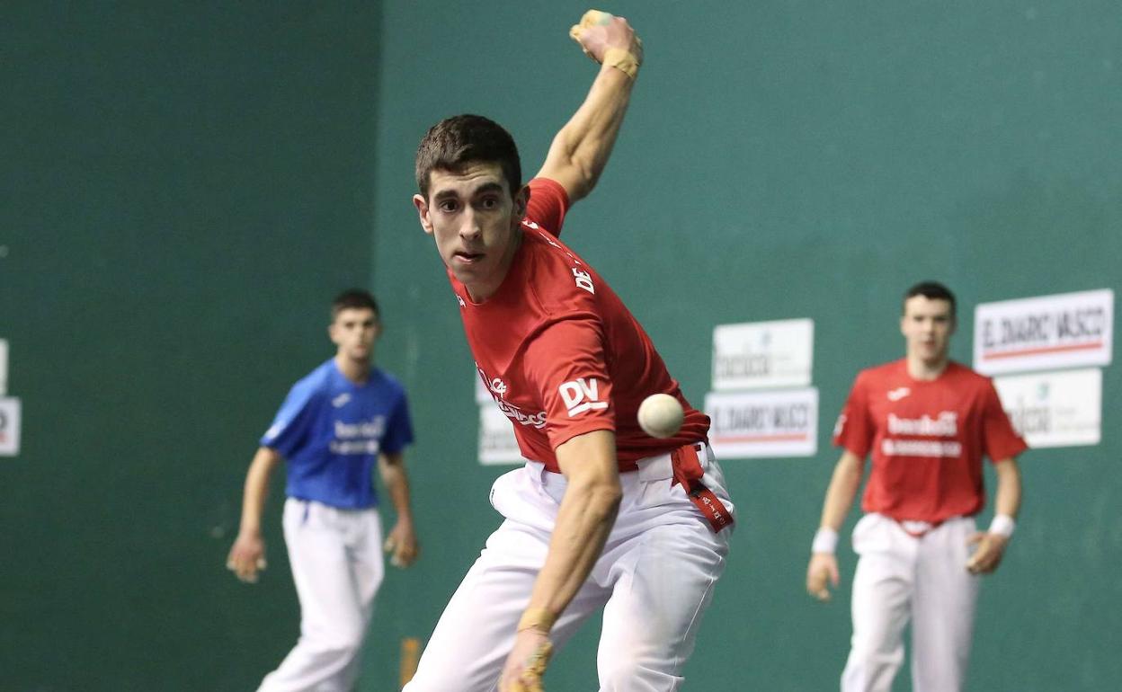 Aingeru de la Fuente, durante un partido del Torneo Bankoa Credit Agricole DV.