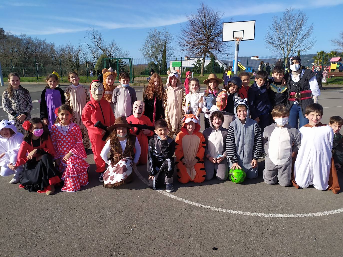Los niños de 4º de Primaria, en carnavales.