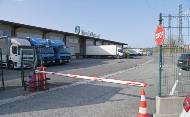 La huelga del transporte pone a prueba la resistencia de la alimentación y la industria