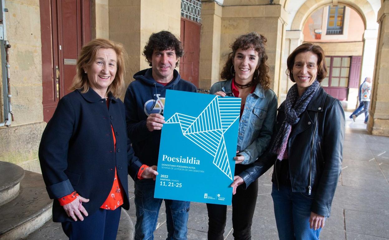 Arantza Urkia, Aritz Gorrotxategi, Izaskun Igoa eta Elena Oregi. 