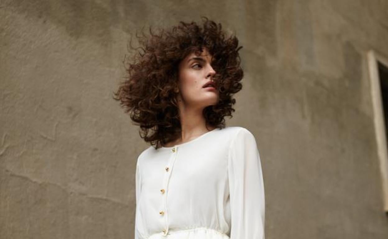 Cierra la firma Azala Novias, con vestidos de novia (inéditos) al 50%.