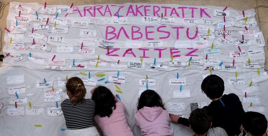 Fotos: «Protégete del racismo»