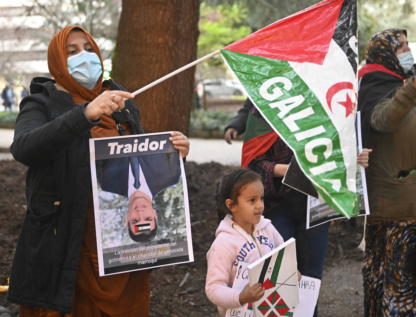 Fotos: Protesta en Donostia por el giro del Gobierno central sobre el Sáhara
