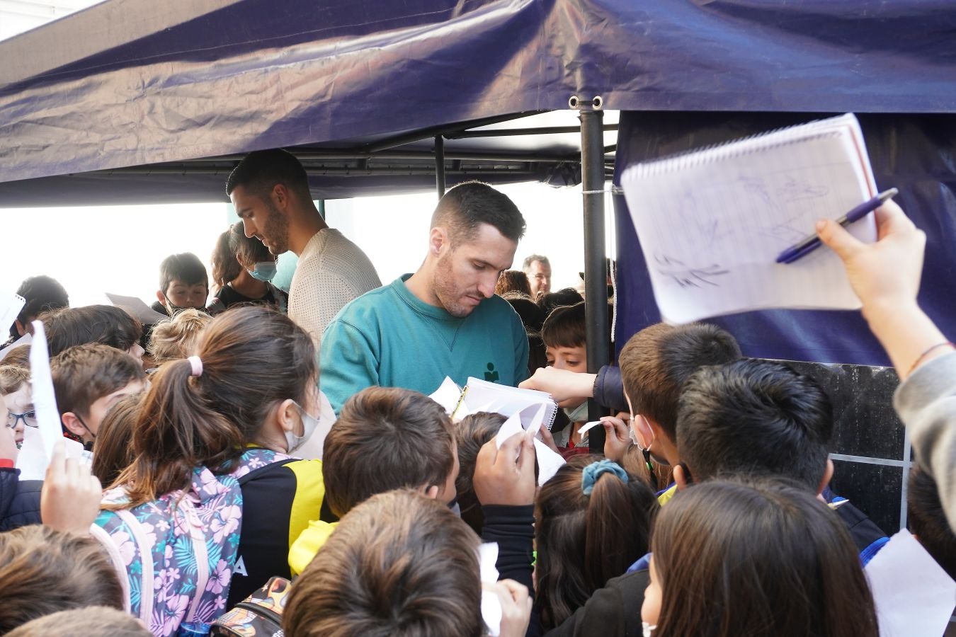 Fotos: La plantilla de la Real se conjura en el Xixario de Orio