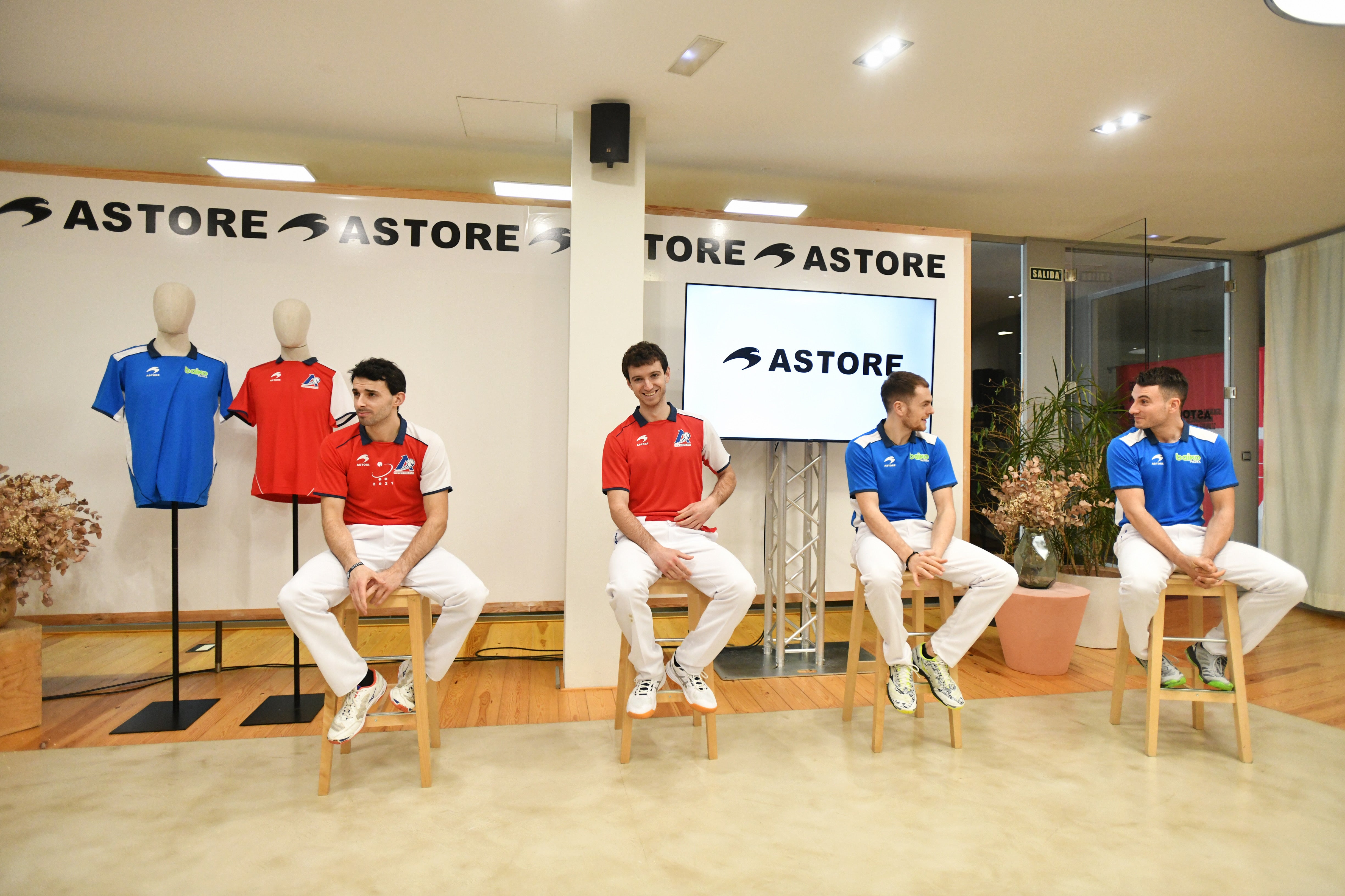 Fotos de las nuevas camisetas Astore del Campeonato Parejas de pelota