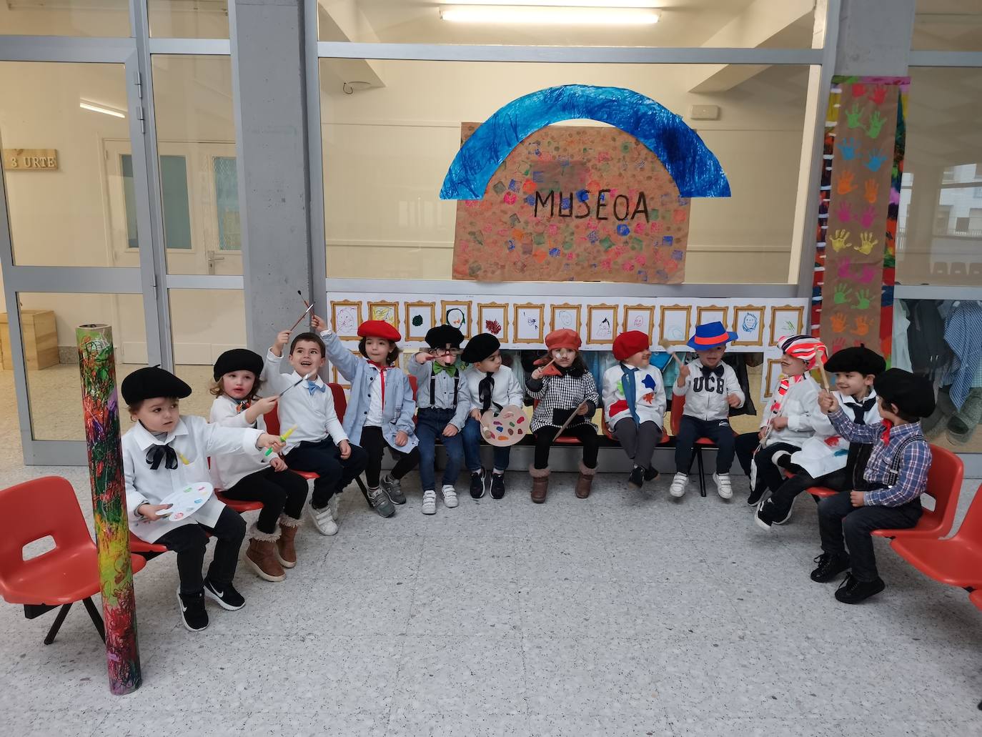 Los niños de la clase de 3 años.