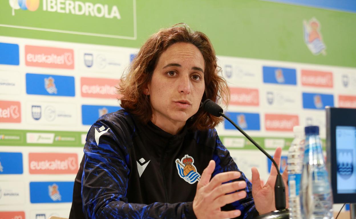 Natalia Arroyo comparece ante los medios de comunicación. 