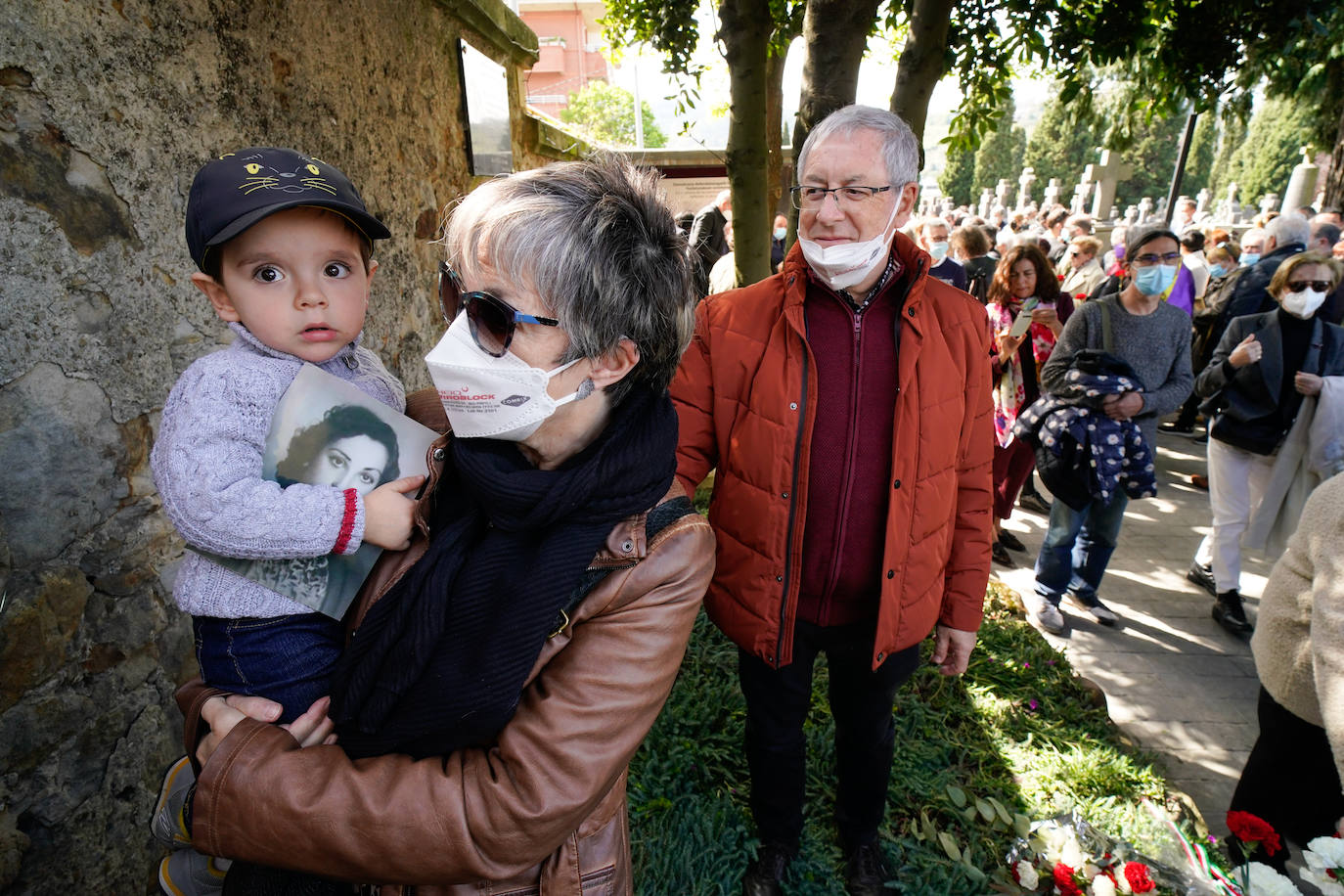 Fotos: Sentido homenaje a las víctimas de la Guerra Civil en Derio