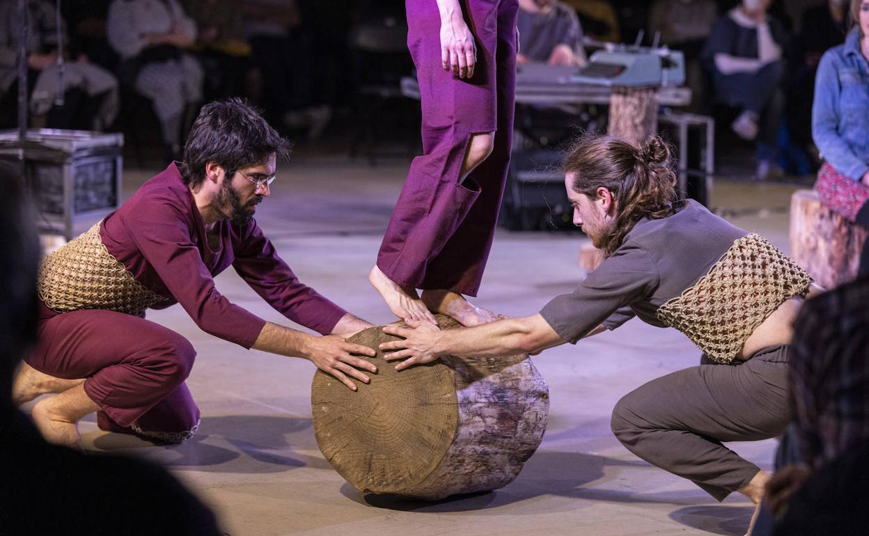 Lorazain eguneko argazkia. 