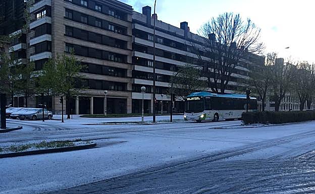 La granizada de este viernes por la tarde en Benta Berri.
