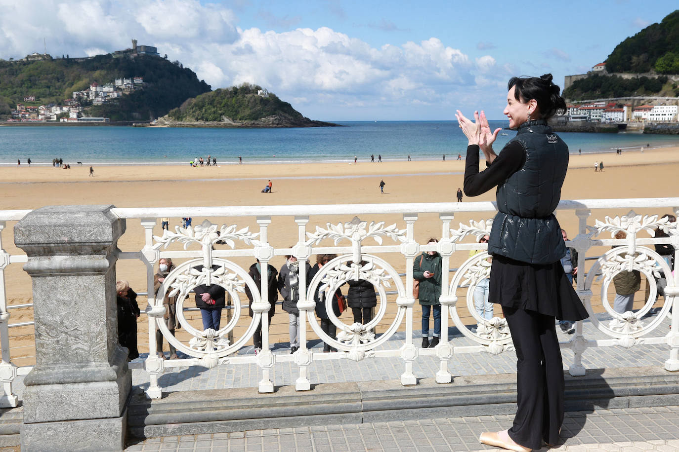 Fotos: Vuelve la danza a la barandilla de La Concha