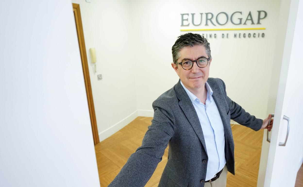 Fernando Trías de Bes, ayer en la sede de Eurogap situada en el parque empresarial de Zuatzu. 