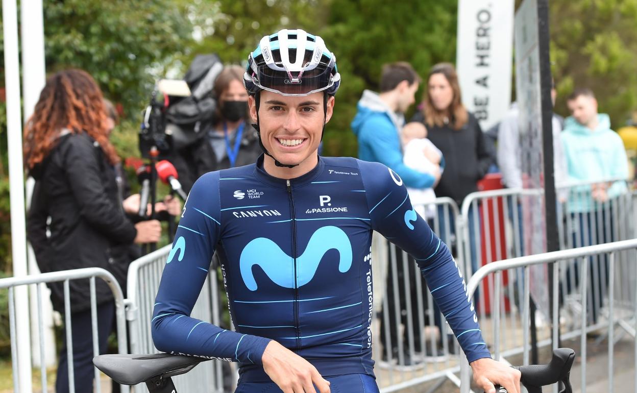 Enric Mas se mostraba ayer sonriente en la salida de Zamudio a la espera de su etapapreferida de hoy. 