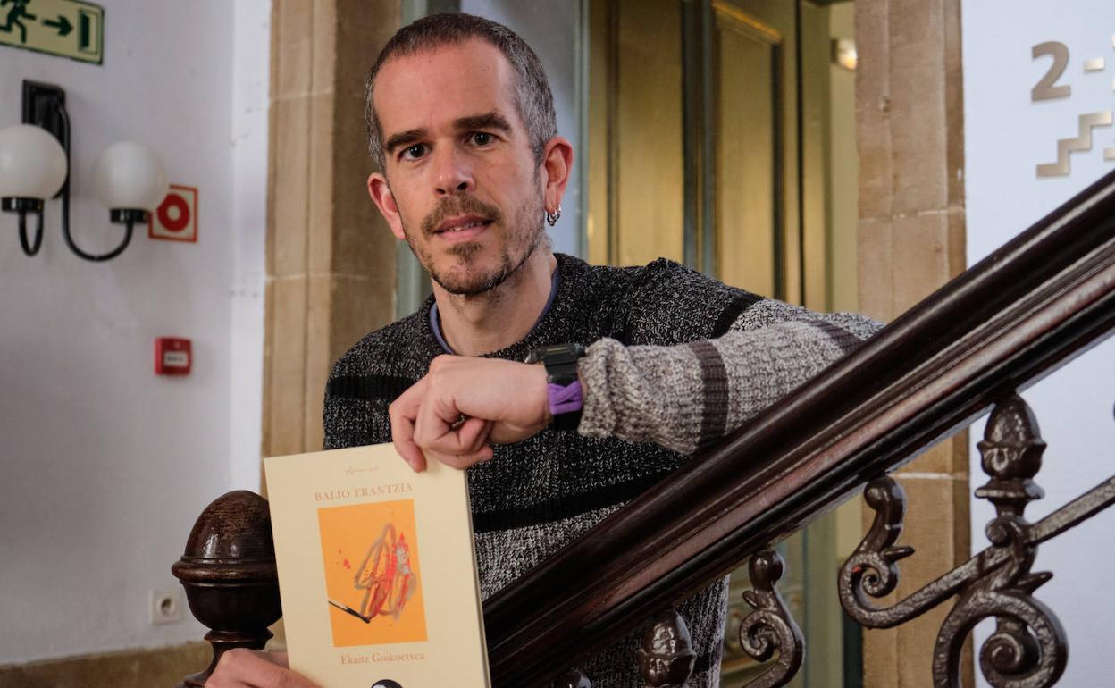 Orain arte bertsoa izan zu Goikoetxeak espresiobide nagusi. 