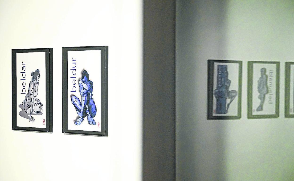 La muestra recoge 61 dibujos de Josu Maroto que van acompañados de conceptos escritos por Ekaitz Goikoetxea.