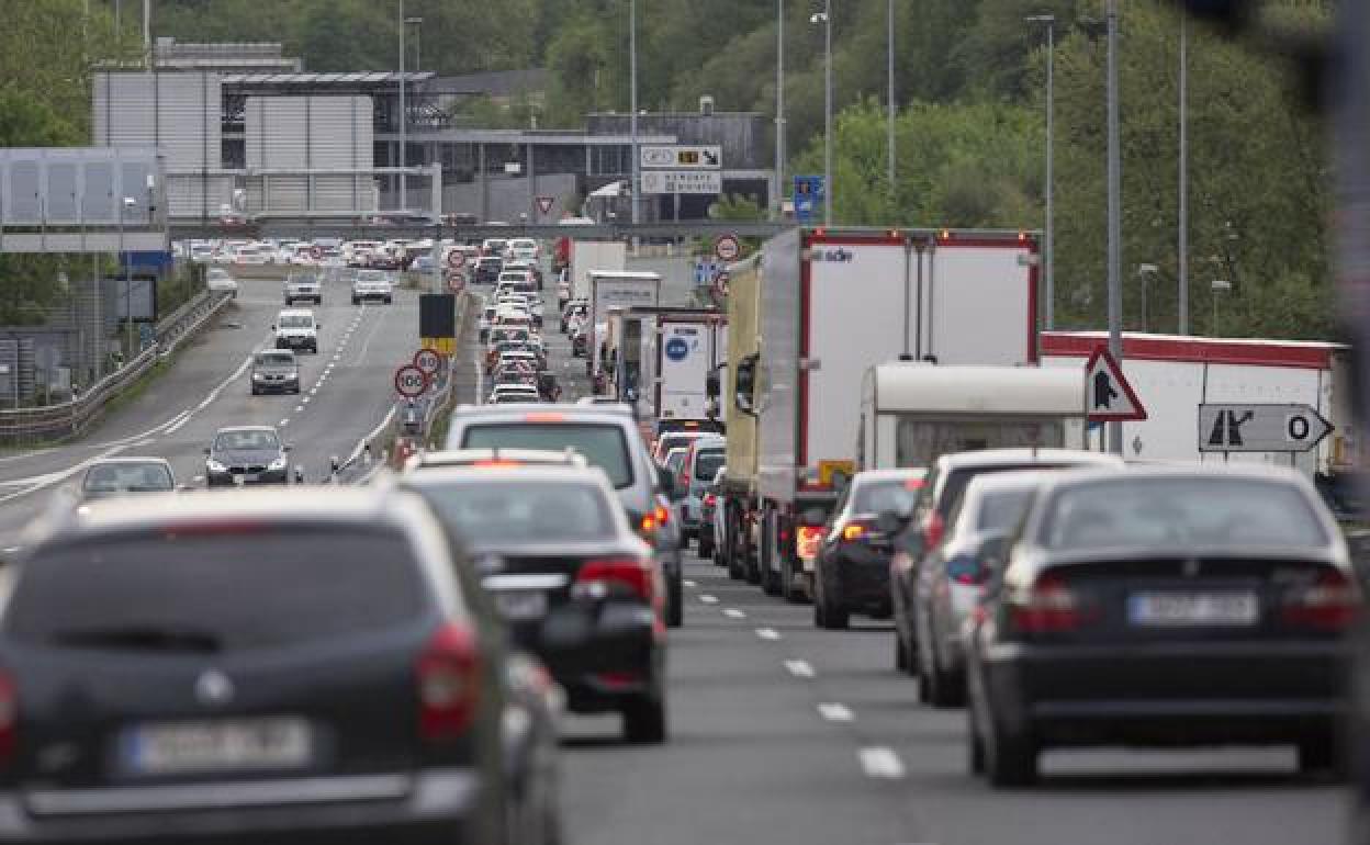 Operación Salida : Siete kilómetros de retenciones en Biriatou