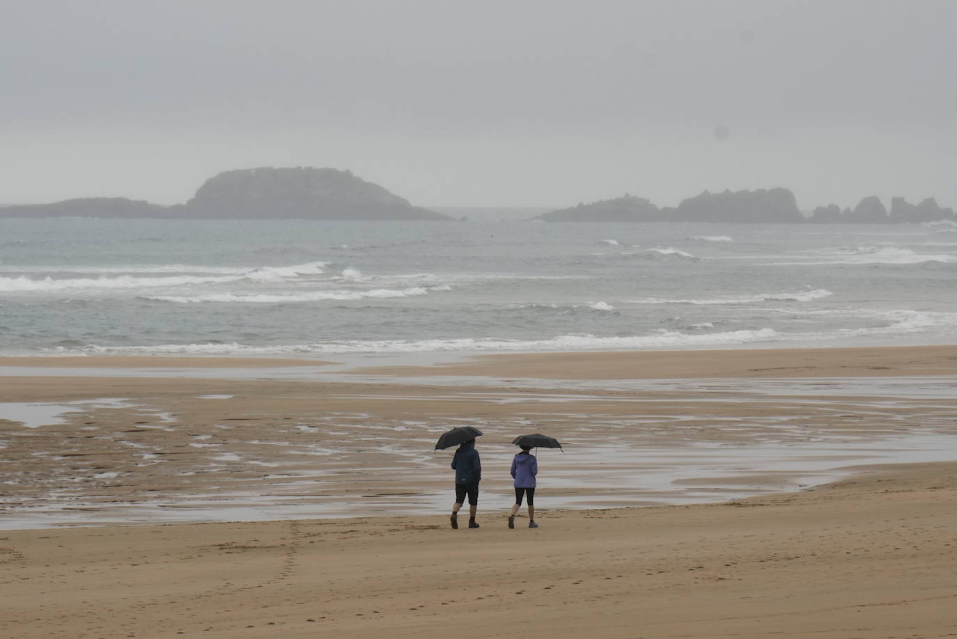 Fotos: Gipuzkoa ya recibe a sus primeros turistas